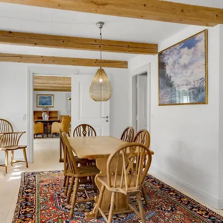 Lovely In With Kitchen בית נופש